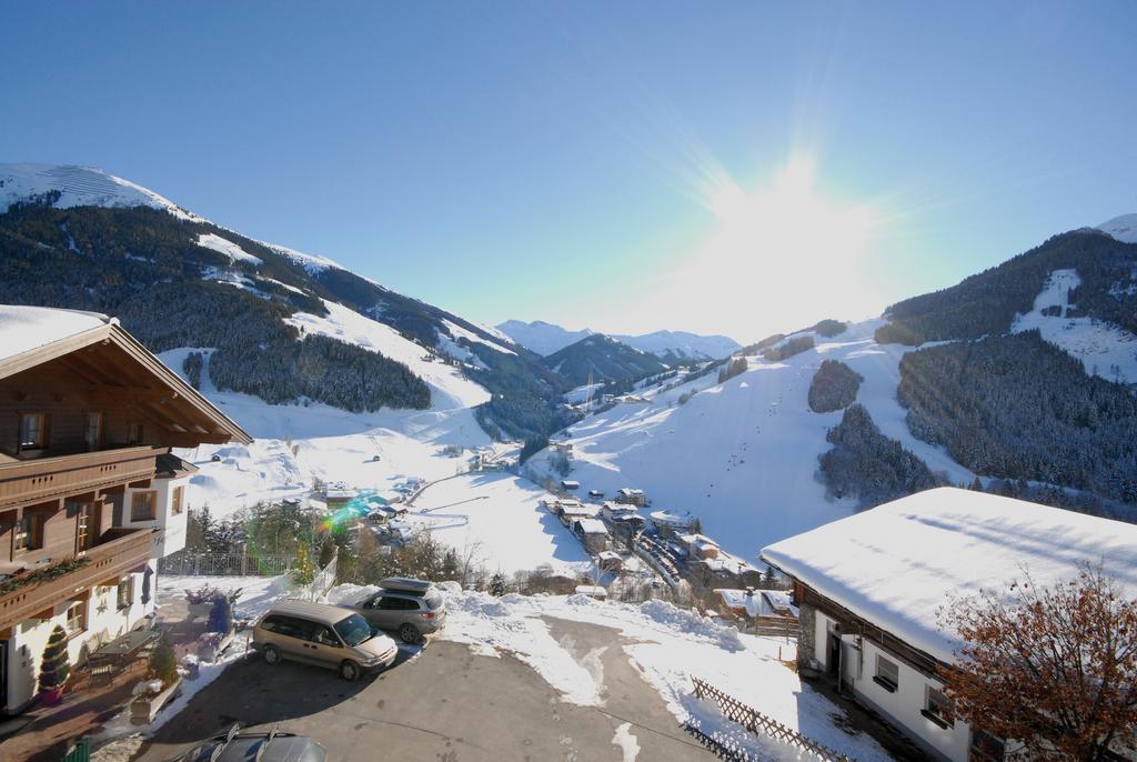 Ferienhof Pfefferbauer Saalbach-Hinterglemm Eksteriør billede