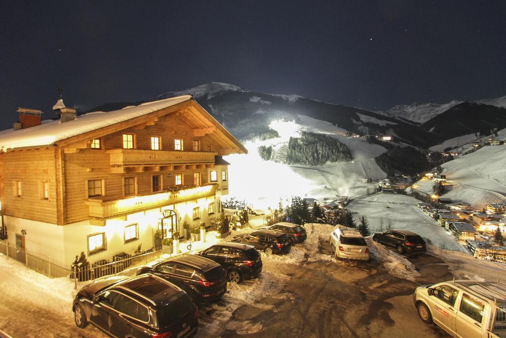 Ferienhof Pfefferbauer Saalbach-Hinterglemm Eksteriør billede